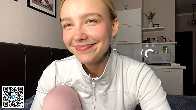 Snapshot of MelodyImam chatting on 21, 10, 2025 MelodyImam online show from 21, 10, 2025