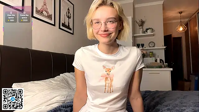 Snapshot of MelodyImam chatting on 4, 11, 2025 MelodyImam online show from 4, 11, 2025