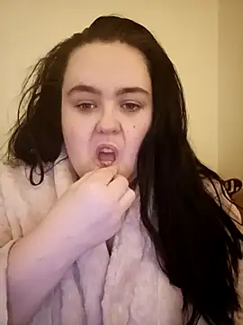 Snapshot of Maya_29x chatting on 14, 12, 2025 Maya 29x online show from 14, 12, 2025