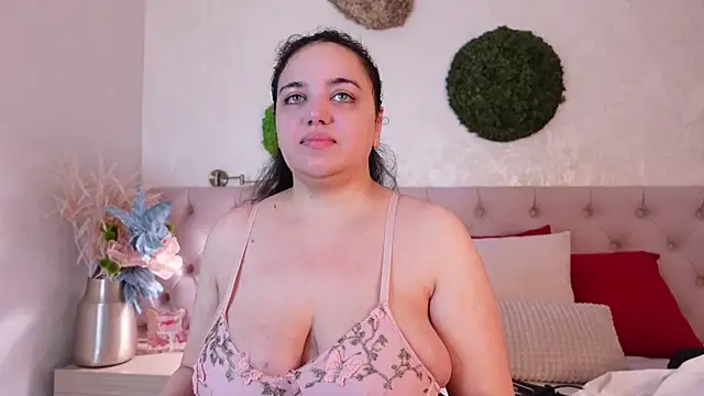 MoniqueJade online show from 11, 11, 2025