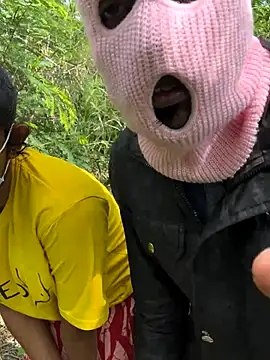 Snapshot of couplesexroom chatting on 4, 11, 2025 couplesexroom online show from 4, 11, 2025