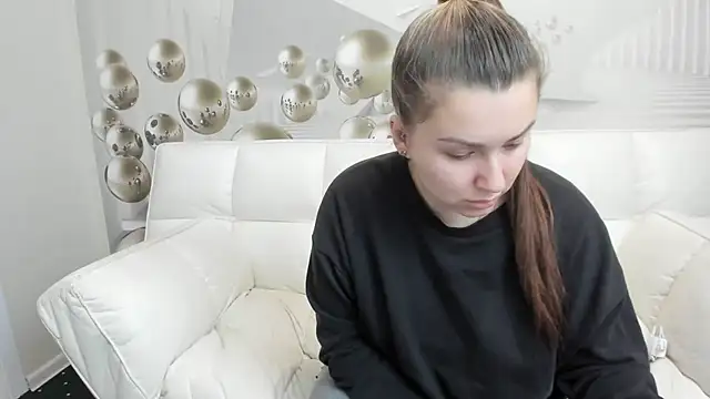 Snapshot of Julia_henny3 chatting on 21, 10, 2025 Julia henny3 online show from 21, 10, 2025