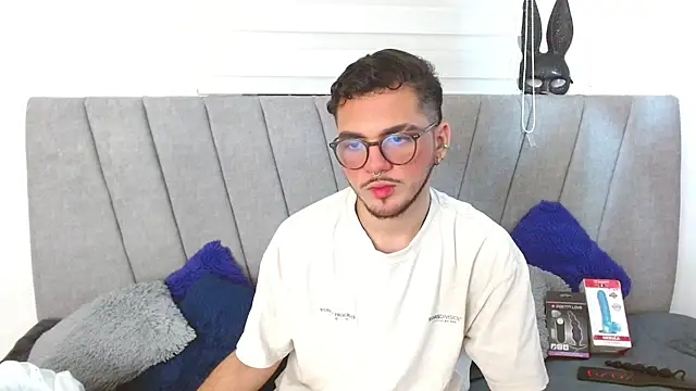 Zac Golden online show from 11, 11, 2025