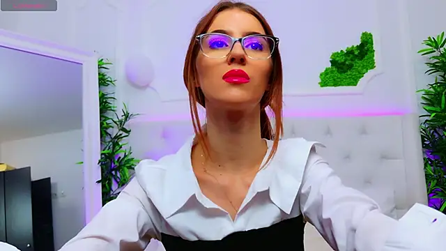 Snapshot of ElisaCharm chatting on 31, 10, 2025 ElisaCharm online show from 31, 10, 2025