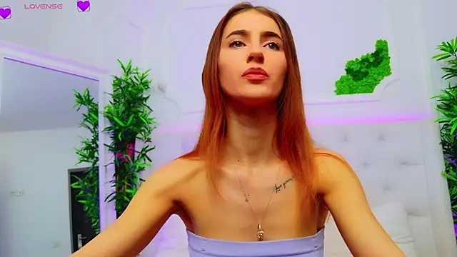 Snapshot of ElisaCharm chatting on 11, 11, 2025 ElisaCharm online show from 11, 11, 2025