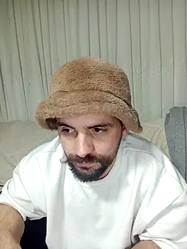 Snapshot of lazzzz09 chatting on 16, 12, 2025 lazzzz09 online show from 16, 12, 2025