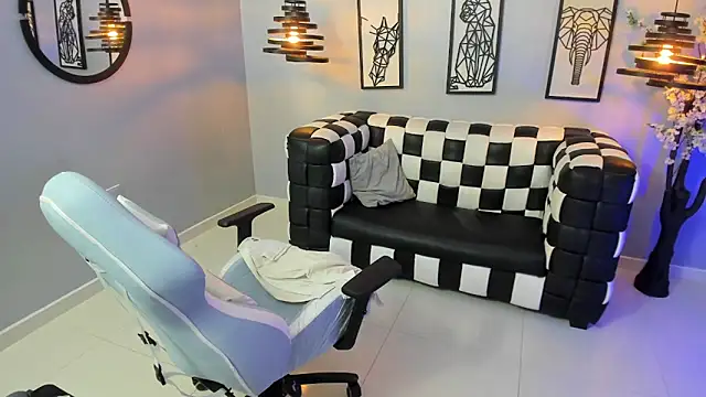 Bianca Millf online show from 18, 5, 2026
