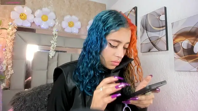 Cristall ravven online show from 28, 10, 2025