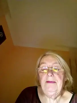 Snapshot of AmyLove353 chatting on 31, 10, 2025 AmyLove353 online show from 31, 10, 2025