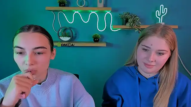 Snapshot of kira_light__ chatting on 22, 10, 2025 kira light online show from 22, 10, 2025