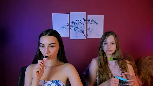 Snapshot of kira_light__ chatting on 28, 10, 2025 kira light online show from 28, 10, 2025