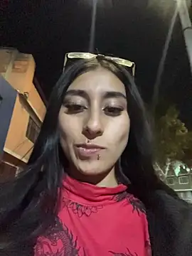 Snapshot of Violeet-Smith chatting on 29, 10, 2025 Violeet-Smith online show from 29, 10, 2025