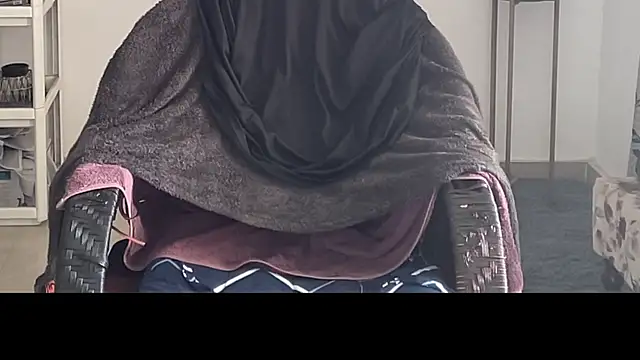 MakeMeAwareAah online show from 3, 12, 2025