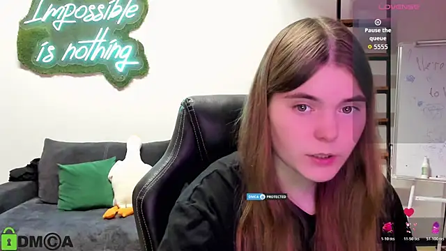 Snapshot of MiraaBloom chatting on 26, 10, 2025 MiraaBloom online show from 26, 10, 2025