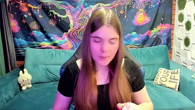 Snapshot of MiraaBloom chatting on 27, 10, 2025 MiraaBloom online show from 27, 10, 2025