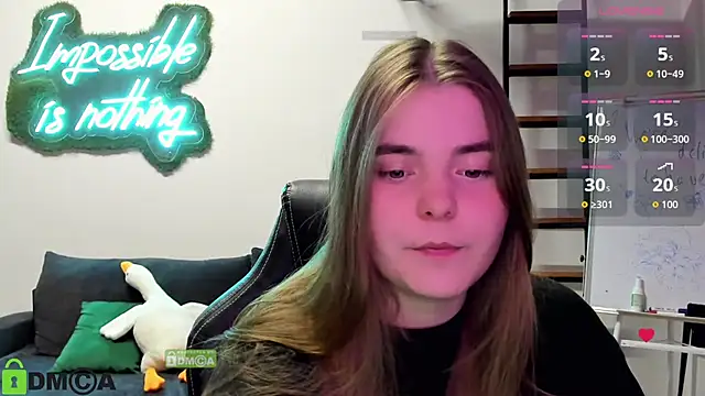 Snapshot of MiraaBloom chatting on 3, 11, 2025 MiraaBloom online show from 3, 11, 2025