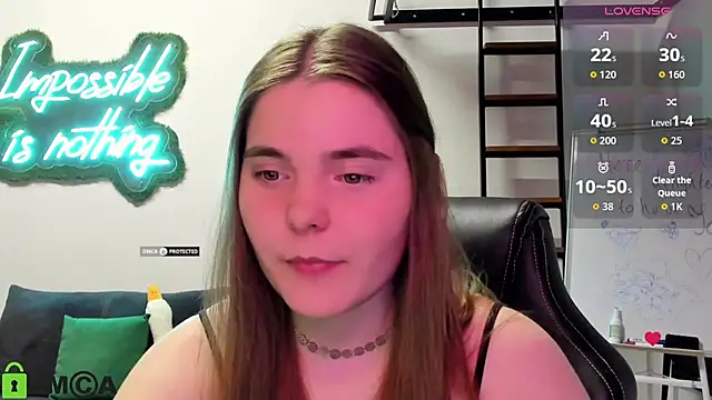 Snapshot of MiraaBloom chatting on 4, 11, 2025 MiraaBloom online show from 4, 11, 2025