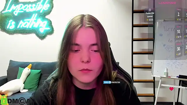 Snapshot of MiraaBloom chatting on 10, 11, 2025 MiraaBloom online show from 10, 11, 2025