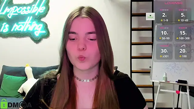 Snapshot of MiraaBloom chatting on 19, 11, 2025 MiraaBloom online show from 19, 11, 2025