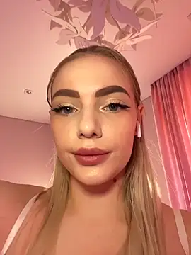 Snapshot of HugeBoobsAlice chatting on 13, 7, 2026 HugeBoobsAlice online show from 13, 7, 2026