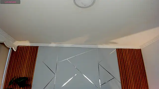 camilaa lux online show from 8, 11, 2025