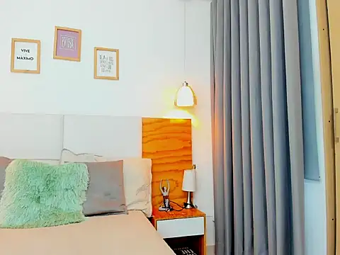 Snapshot of Abbie_royy chatting on 27, 10, 2025 Abbie royy online show from 27, 10, 2025