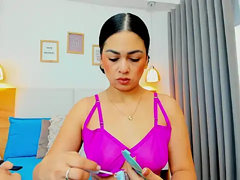 Snapshot of Abbie_royy chatting on 18, 11, 2025 Abbie royy online show from 18, 11, 2025