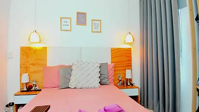 Snapshot of Abbie_royy chatting on 16, 12, 2025 Abbie royy online show from 16, 12, 2025