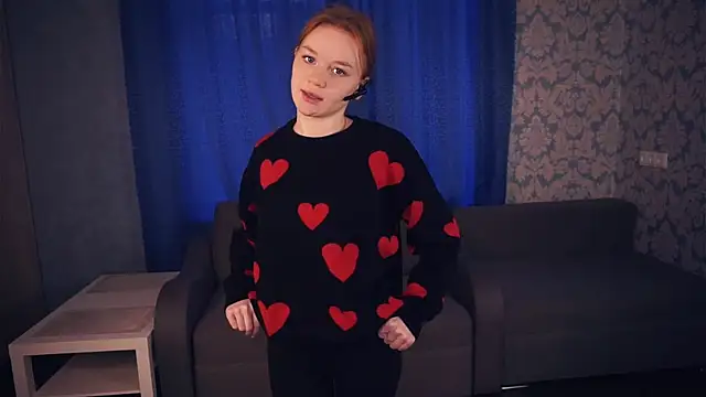 Snapshot of KarlynGow chatting on 20, 11, 2025 KarlynGow online show from 20, 11, 2025