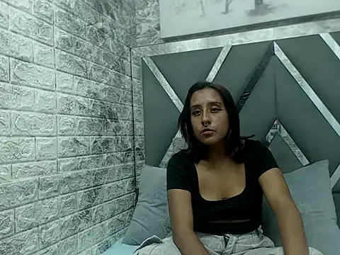 Snapshot of Evy_Queenhh chatting on 21, 10, 2025 Evy Queenhh online show from 21, 10, 2025
