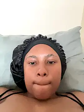 Snapshot of MelaninLeanne chatting on 24, 11, 2025 MelaninLeanne online show from 24, 11, 2025