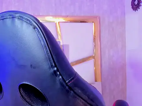 Snapshot of Britanny-Jhonsons chatting on 3, 11, 2025 Britanny-Jhonsons online show from 3, 11, 2025