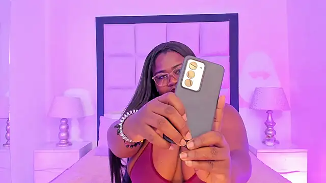 Snapshot of Britanny-Jhonsons chatting on 1, 12, 2025 Britanny-Jhonsons online show from 1, 12, 2025