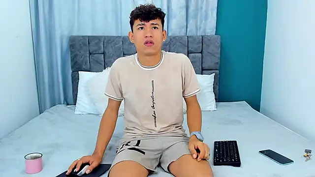 Nicolas Torres  online show from 30, 11, 2025