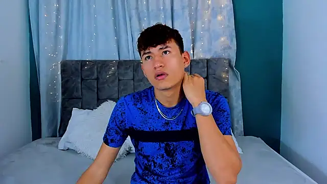 Nicolas Torres  online show from 17, 12, 2025