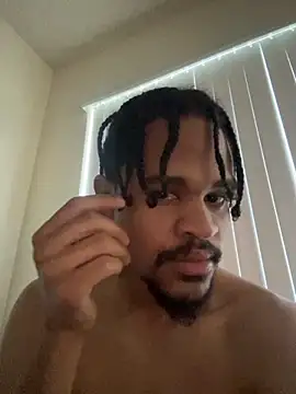 Snapshot of Mrmakeherwet_Tez chatting on 22, 10, 2025 Mrmakeherwet Tez online show from 22, 10, 2025