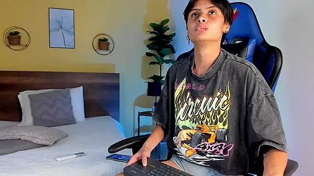 MartinnaGrecco online show from 10, 11, 2025