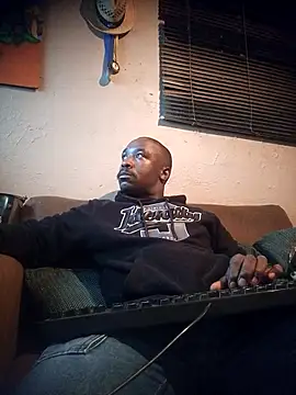 Pussylover911o online show from 11, 11, 2025