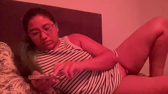 Snapshot of Kmiii21 chatting on 18, 1, 2026 Kmiii21 online show from 18, 1, 2026