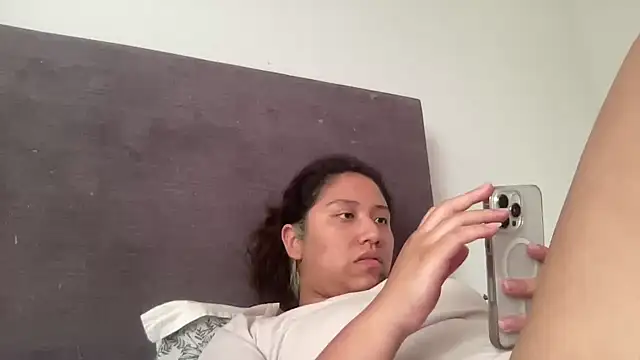 Snapshot of Kmiii21 chatting on 3, 2, 2026 Kmiii21 online show from 3, 2, 2026