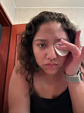 Snapshot of Kmiii21 chatting on 10, 3, 2026 Kmiii21 online show from 10, 3, 2026