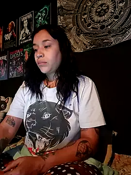 Snapshot of Isis_Bathory chatting on 20, 11, 2025 Isis Bathory online show from 20, 11, 2025