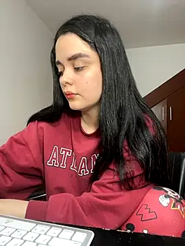 Snapshot of Selena_Roa chatting on 2, 11, 2025 Selena Roa online show from 2, 11, 2025