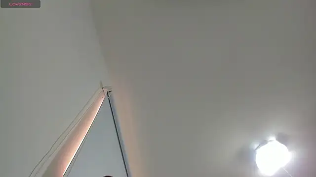 Snapshot of mirandaduboiss chatting on 12, 11, 2025 mirandaduboiss online show from 12, 11, 2025