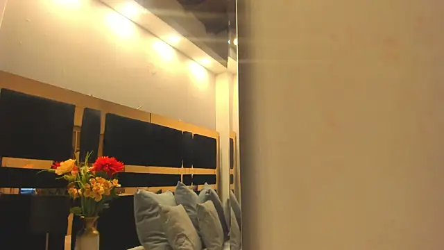 Snapshot of mirandaduboiss chatting on 12, 1, 2026 mirandaduboiss online show from 12, 1, 2026