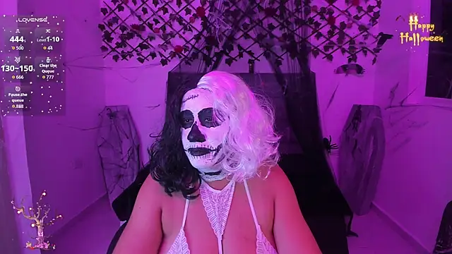 Snapshot of Karly_Closson chatting on 30, 10, 2025 Karly Closson online show from 30, 10, 2025