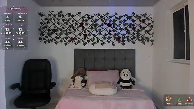 Snapshot of Karly_Closson chatting on 3, 11, 2025 Karly Closson online show from 3, 11, 2025