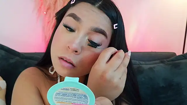 mia roux1 online show from 10, 4, 2026