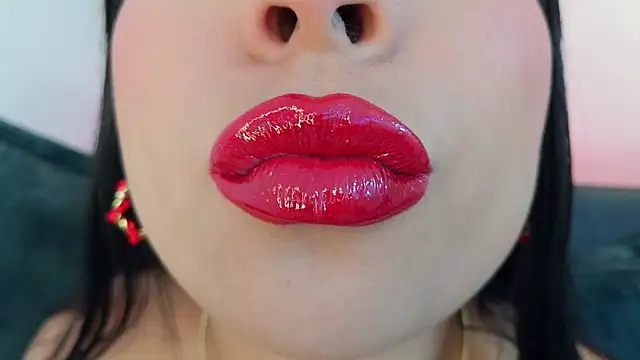 Snapshot of mia_roux1 chatting on 22, 4, 2026 mia roux1 online show from 22, 4, 2026