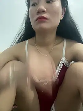 Snapshot of Irin_jo chatting on 12, 11, 2025 Irin jo online show from 12, 11, 2025